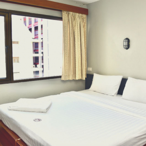 Mad Monkey Bangkok Rooms Standard Double Room